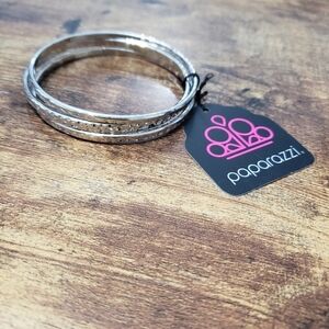 New paparazzi silver tone bracelet bangle set of 3